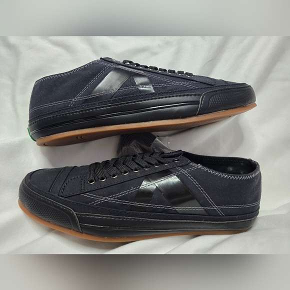 P.F. Flyers sandlot black low top sneakers New with extra laces size W8.… - Picture 3 of 15